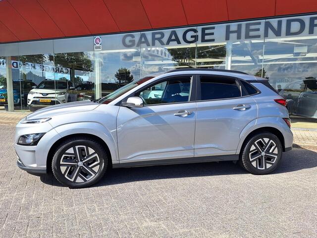 Hyundai Kona EV Comfort Smart 64 kWh | SOH: 97,3% | 3 Fase | Warmtepomp | Climate | Stoel-verwarming | Camera | CC |