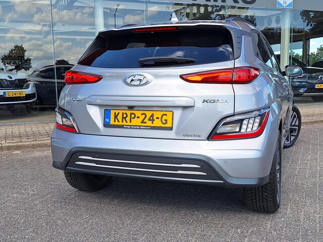 Hyundai Kona EV Comfort Smart 64 kWh | SOH: 97,3% | 3 Fase | Warmtepomp | Climate | Stoel-verwarming | Camera | CC |