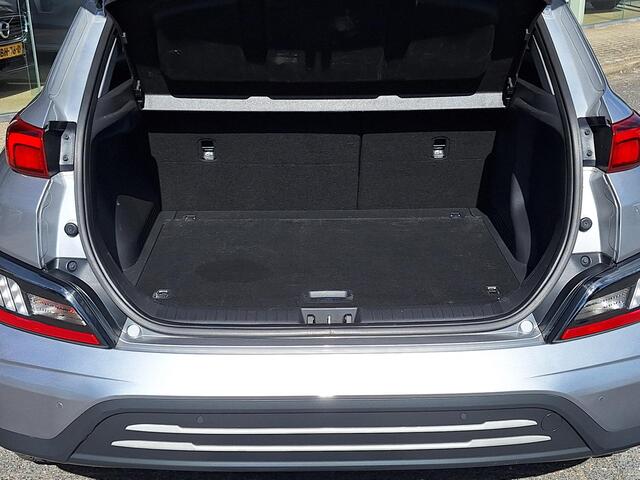 Hyundai Kona EV Comfort Smart 64 kWh | SOH: 97,3% | 3 Fase | Warmtepomp | Climate | Stoel-verwarming | Camera | CC |