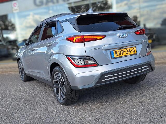 Hyundai Kona EV Comfort Smart 64 kWh | SOH: 97,3% | 3 Fase | Warmtepomp | Climate | Stoel-verwarming | Camera | CC |