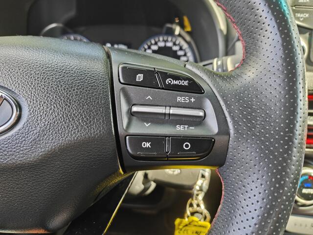 Hyundai Kona 1.6 T-GDI Fashion AUTOMAAT | CLIMA| NAVI | CRUISE | TREKHAAK | STOEL VW |