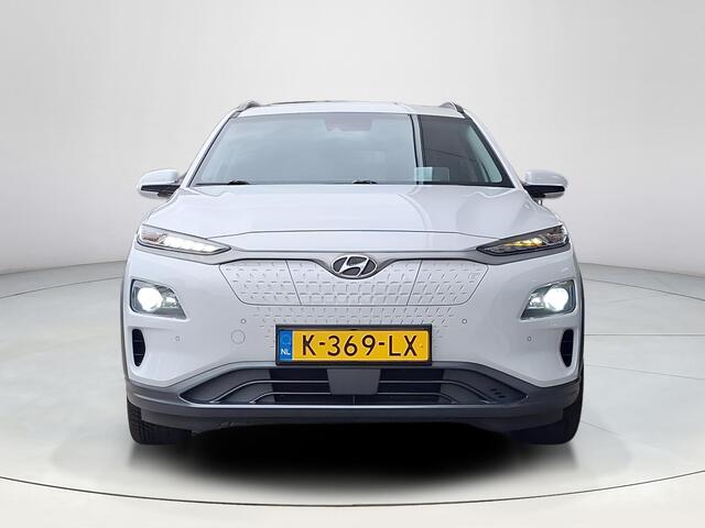 Hyundai Kona EV Limited 64 kWh | Apple Carplay/Android Auto | Stoel/stuurverwarming | Stoelverkoeling | Krell premium audio | Schuif/kantel dak | Head-up display | Lichtmetalen velgen |