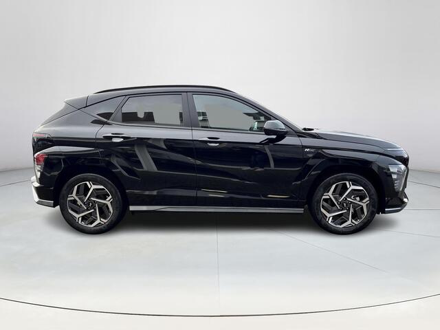 Hyundai Kona 1.6 GDI HEV N Line | Uit voorraad leverbaar! | 360 graden camera | Keyless entry en start | Stoel en stuurverwarming | Stoelventilatie | achterbank verwarmd | Adaptieve Cruise control | Parkeersensoren voor en achter |
