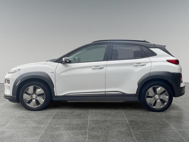 Hyundai Kona EV Premium 64 kWh 204pk | PREMIUM LEDER | ADAPTIVE CRUISE | CAMERA | STOELVERW. + KOELING | NAVI |