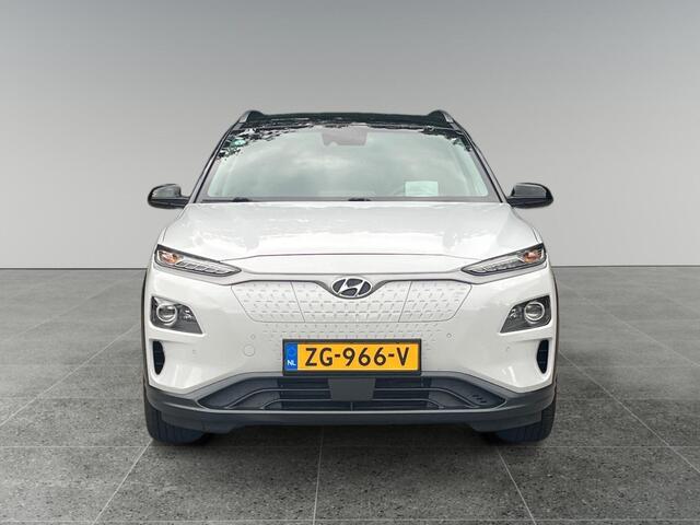 Hyundai Kona EV Premium 64 kWh 204pk | PREMIUM LEDER | ADAPTIVE CRUISE | CAMERA | STOELVERW. + KOELING | NAVI |