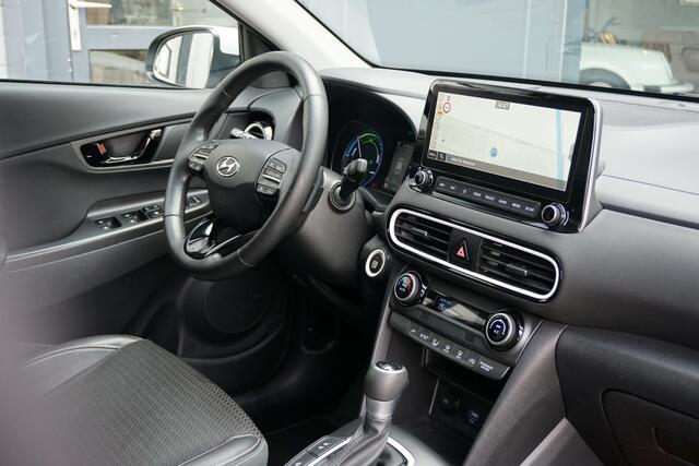 Hyundai Kona 1.6 GDI HEV Premium * DEALDER ONDERHOUDEN * + KEYLESS / LEDER / STOELVENTILATIE / CAMERA / HUD