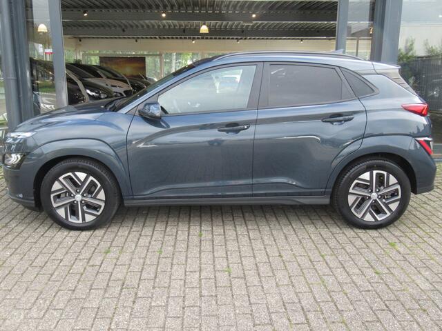 Hyundai Kona EV Edition 64 kWh | 3 fase | warmtepomp 1e eigen | dealer onderh | Head-up | groot navi | LED | Adp. cruise