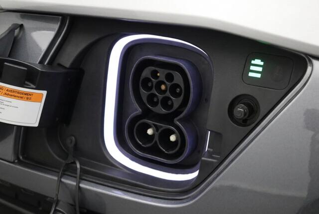 Hyundai Kona EV Premium 64 kWh 100% SOH Origineel NL | Leder | Stoelventilatie | HUD | Carplay