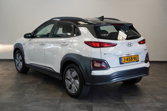 Hyundai Kona EV Comfort 64 kWh 3-Fase Warmtepomp Two-Tone Adaptive-Cruise Navigatie