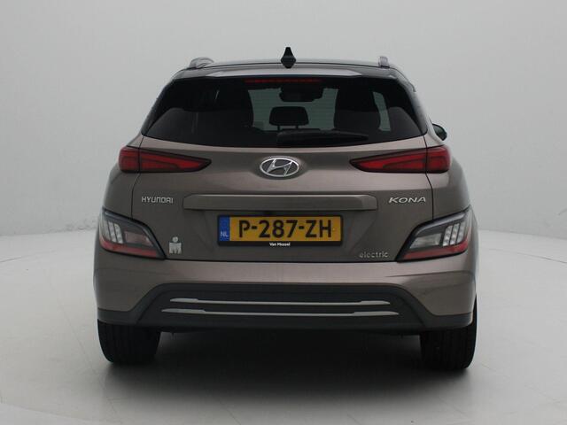 Hyundai Kona EV Premium 64 kWh | Leder | Stoelverwarming | Stoelventilatie | Stuurverwarming | Led Verlichting |