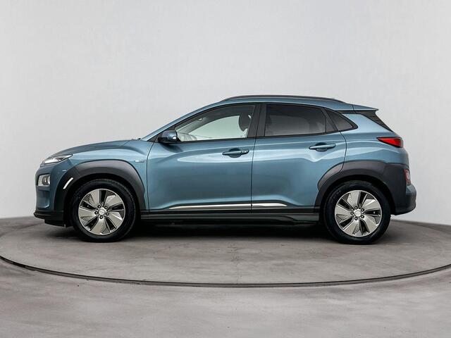 Hyundai Kona EV Premium Sky 64 kWh | SOH 94,5 | Leder | Stoel verwarming & ventilatie | PDC voor en achter | Apple Carplay | Android Auto