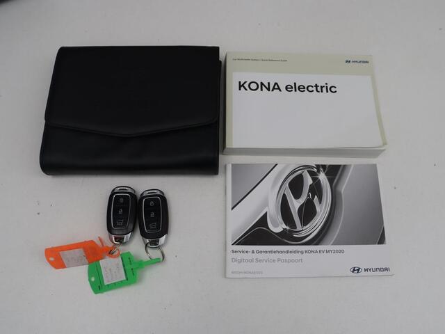 Hyundai Kona EV Comfort 64 kWh SOH 94% | Climate Control | Camera | Cruise Control | DAB+ | Lichtmetalen Velgen