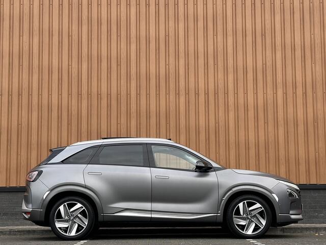 Hyundai NEXO FCEV Plus Pack | Matt Grijs | Panoramadak | 360° Camera | Stoelventilatie | Stuurwiel Verwarming | Krell Audio | Achterbank Verwarming | Dodehoek Sensor | Lane Assist | DAB |