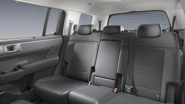 Hyundai SANTA FE 1.6 T-GDI PHEV Premium Plus 4WD 7p. / ¤2000,- Voordeel Op Nieuwprijs / Rijklaarprijs / Direct Leverbaar