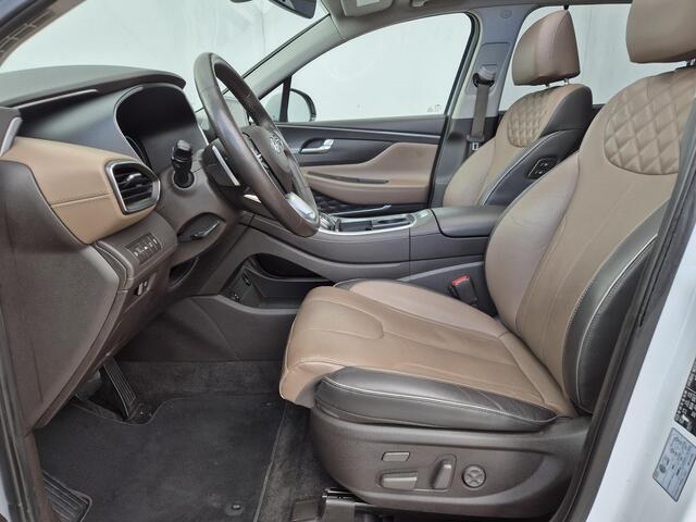 Hyundai SANTA FE 1.6 T-GDI PHEV Premium Plus Sky 7p. Automaat / 7 persoons / HUD / Glazen schuif- en kanteldak / Rondomzicht camera / Krell Premium Audio / Lichtmetalen wielen 19" /