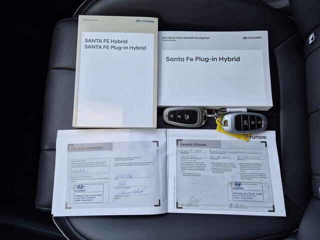 Hyundai SANTA FE 1.6 T-GDI PHEV Plug-in Premium Automaat / Apple Carplay Android Auto / Elektrische achterklep / Rondomzicht camera / Stuur- en Stoelverwarming / Adaptief CC / Stoelventilatie voor / Achterbank verwarming /