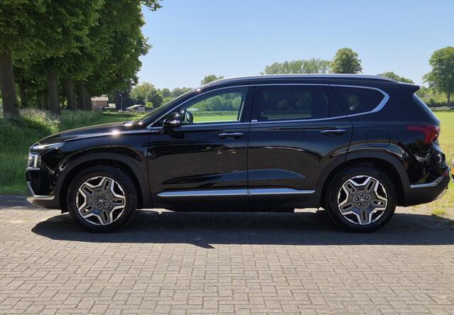Hyundai SANTA FE 1.6 T-GDI PHEV Plug-in Premium Automaat / Apple Carplay Android Auto / Elektrische achterklep / Rondomzicht camera / Stuur- en Stoelverwarming / Adaptief CC / Stoelventilatie voor / Achterbank verwarming /