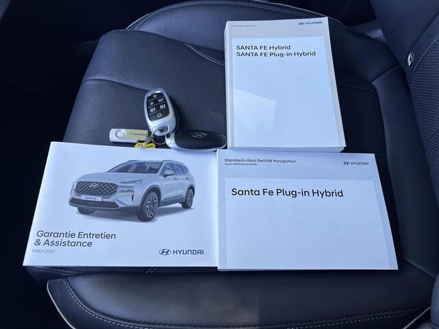 Hyundai SANTA FE 1.6 T-GDI PHEV Premium Sky 7p. Automaat / Dealer onderhouden / Schuif- Panoramadak / Trekgewicht 1.350 kg / Stuur-, stoel- en achterbankverwarming / Stoelventilatie / Navi / Apple Carplay Android /