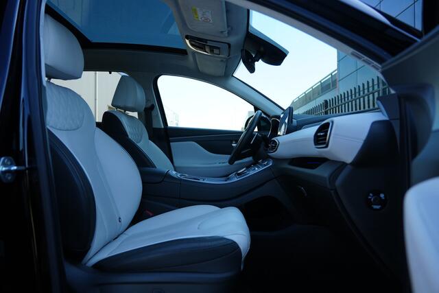 Hyundai SANTA FE 1.6 T-GDI PHEV Premium Plus Sky 7p. 265pk Panoramadak/Stoelverwarming/Camera