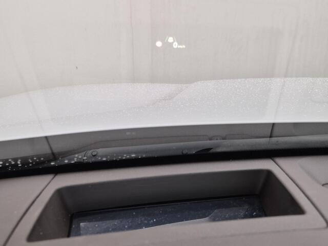 Hyundai SANTA FE 1.6 T-GDI PHEV Premium Sky 7p. Automaat / 7 persoons / HUD / Trekgewicht 1350 Kg / Elektrische Klep / Leder / Apple Carplay Android Auto / Panorama schuifdak /