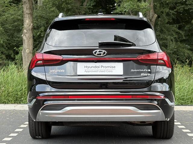 Hyundai SANTA FE 1.6 T-GDI PHEV 265PK Premium Sky 7p. | Lederen bekleding | Schuifkanteldak | Stoelverwarming voor & achter | Vierwielaandrijving | 7-persoons |
