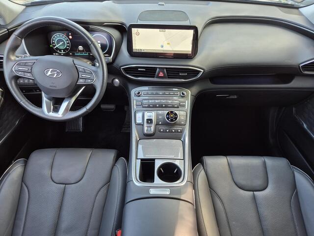 Hyundai SANTA FE 1.6 T-GDI PHEV Plug-in Premium Sky 7p. Automaat / HUD / Glazen schuif- en kanteldak / Rondomzicht camera / Stuur-, Stoel en achterbankverwarming / Elektrische achterklep / Trekgewicht 1350 kg / Stoelventilatie /