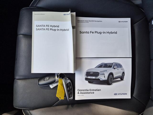Hyundai SANTA FE 1.6 T-GDI PHEV Plug-in Premium Sky 7p. Automaat / HUD / Glazen schuif- en kanteldak / Rondomzicht camera / Stuur-, Stoel en achterbankverwarming / Elektrische achterklep / Trekgewicht 1350 kg / Stoelventilatie /