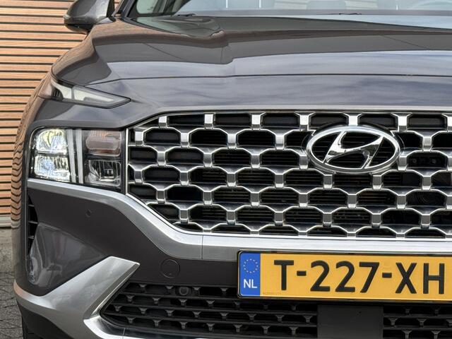 Hyundai SANTA FE 1.6 T-GDI HEV Comfort Smart 7pers. Trekhaak / Leer / Krell / Navi / Clima / Camera / Stoelverwarming
