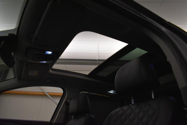 Hyundai SANTA FE 1.6 T-GDI PHEV Premium Sky 7p. Pano Cam El-Stoelen + Aklep Dhoek