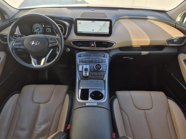 Hyundai SANTA FE 1.6 T-GDI PHEV Premium Sky Automaat / Dealer onderhouden / Head Up Display / EAER 58 km stad 69km / Glazen schuif- en kanteldak / Elektrische achterklep / Trekgewicht 1350 kg / Stuur-, Stoel & Achterbank verwarming / Adaptief cruise control / Climate cont