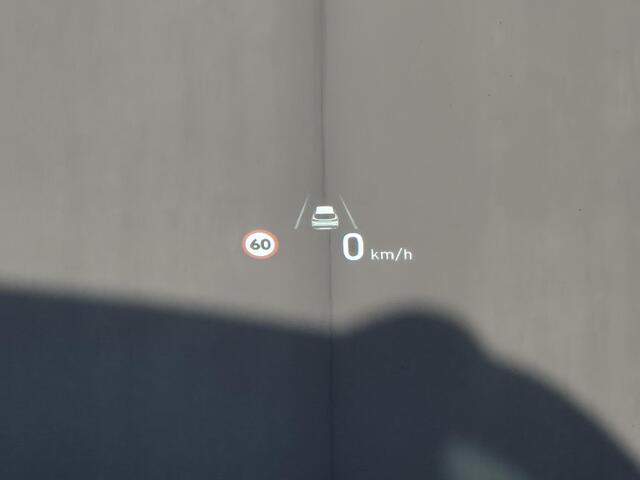 Hyundai SANTA FE 1.6 T-GDI PHEV Premium Sky Automaat / Dealer onderhouden / Head Up Display / EAER 58 km stad 69km / Glazen schuif- en kanteldak / Elektrische achterklep / Trekgewicht 1350 kg / Stuur-, Stoel & Achterbank verwarming / Adaptief cruise control / Climate cont