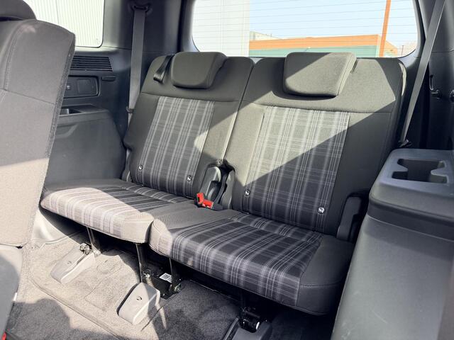 Hyundai SANTA FE 1.6 T-GDI PHEV Comfort Smart 4WD 7p. Automaat / 7 Persoons / Adaptive Cruise Control / Elek. Stoelen Voor / Stoel- & Stuurverwarming / Keyless / Elek. Achterklep / Achteruitrijcamera /