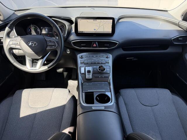 Hyundai SANTA FE 1.6 T-GDI PHEV Comfort Smart / Dealer onderhouden / Fabrieksgarantie tot 03-2028 / 1.350 kg trekhaak Afneembaar / Navigatie / Dodehoek Detectie / Camera / Elektr. Stoelen / Stoelverwarming / Krell Audio /