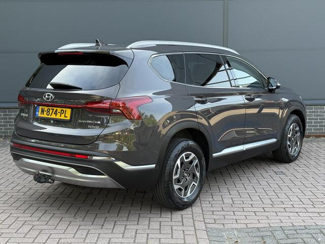 Hyundai SANTA FE 1.6 T-GDI HEV Comfort Smart / Dealer Onderhouden / Trekhaak / 1650 KG Trekgewicht / Stoel Verwarming / Elektrische Stoelen / Achteruitrij Camera / Apple Carplay & Android Auto /
