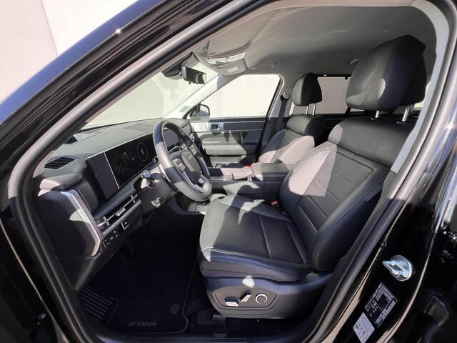 Hyundai SANTA FE 1.6 T-GDI PHEV Premium 4WD / Fabrieksgarantie tot 12-2029 / Dealer onderhouden / Afneembare Trekhaak / HUD / EAER 54 km / Camera 360° / Stoelventilatie / Stuur-, stoel- & achterbankverwarming / 20" LM wielen & All Season banden /
