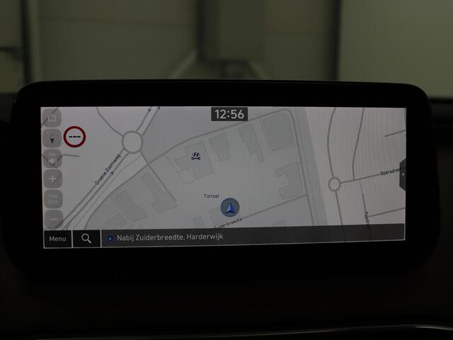 Hyundai SANTA FE 1.6 T-GDI HEV Comfort Smart Sky 7p | Panoramadak | Leder | Stoelverwarming | Adaptive cruise | Climate control | Carplay | Camera | Park assist | Trekhaak