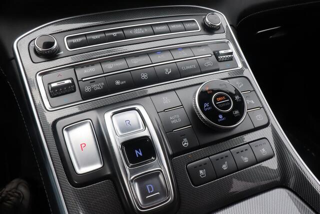 Hyundai SANTA FE 1.6 T-GDI PHEV Premium | 7 zitplaatsen | Camera | Leder | Stoelverwarming-ventilatie | Trekhaak | Head-up display