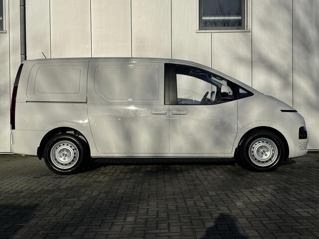 Hyundai Staria 1.6 T-GDI HEV 30% actiekorting / 225PK Hybride / Navigatie / Achteruitrijcamera / Uit voorraad leverbaar / Full Operational Lease vanaf ¤ 599.- Per maand /