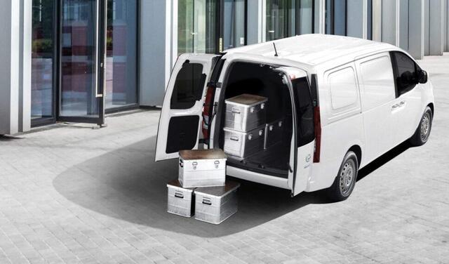Hyundai Staria 1.6 T-GDI HEV | Uit voorraad leverbaar! |