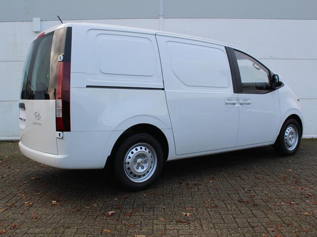 Hyundai Staria 1.6 T-GDI HEV / 30% actiekorting / 225PK Hybride / Navigatie / Achteruitrijcamera / Uit voorraad leverbaar / Full Operational Lease vanaf ¤ 599.- Per maand /