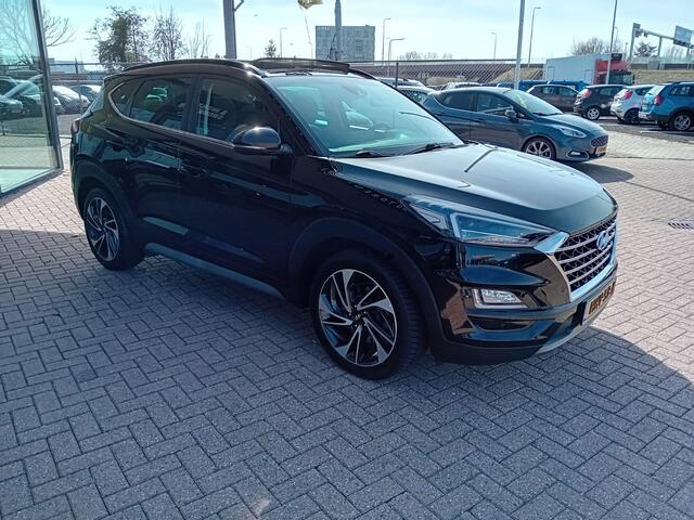 Hyundai TUCSON 1.6 T-GDI Premium Automaat, Airco(automatisch), Carplay/Android auto, Navigatie, Bluetooth, Cruise control, Pano/Schuif kantel dak, Stoelverwarming, Stuurwiel verwarmd, Parkeersensoren, Camera, Regensensor, Dimlicht automatisch, Elektrische ramen en spieg