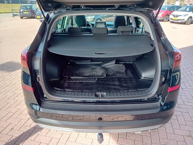 Hyundai TUCSON 1.6 T-GDI Premium Automaat, Airco(automatisch), Carplay/Android auto, Navigatie, Bluetooth, Cruise control, Pano/Schuif kantel dak, Stoelverwarming, Stuurwiel verwarmd, Parkeersensoren, Camera, Regensensor, Dimlicht automatisch, Elektrische ramen en spieg