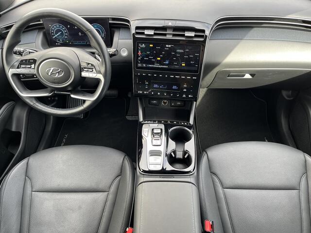 Hyundai TUCSON 1.6 T-GDI PHEV Premium Sky 4WD / 100% Dealer onderhouden / Trekgewicht 1.350 kg / Elektrisch Glazen schuif- en kanteldak / Elektrische achterklep / Camera 360° / Apple Carplay & Android Auto / Stuur- en stoelverwarming voor en achter / Stoelverkoeling / K