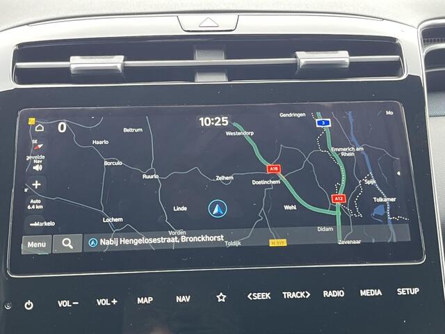 Hyundai TUCSON 1.6 T-GDI PHEV Premium Sky 4WD / 100% Dealer onderhouden / Trekgewicht 1.350 kg / Elektrisch Glazen schuif- en kanteldak / Elektrische achterklep / Camera 360° / Apple Carplay & Android Auto / Stuur- en stoelverwarming voor en achter / Stoelverkoeling / K