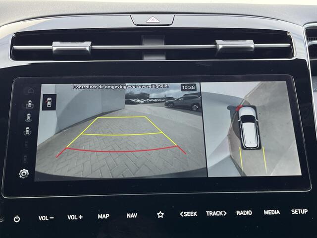 Hyundai TUCSON 1.6 T-GDI PHEV Premium Sky 4WD / 100% Dealer onderhouden / Trekgewicht 1.350 kg / Elektrisch Glazen schuif- en kanteldak / Elektrische achterklep / Camera 360° / Apple Carplay & Android Auto / Stuur- en stoelverwarming voor en achter / Stoelverkoeling / K