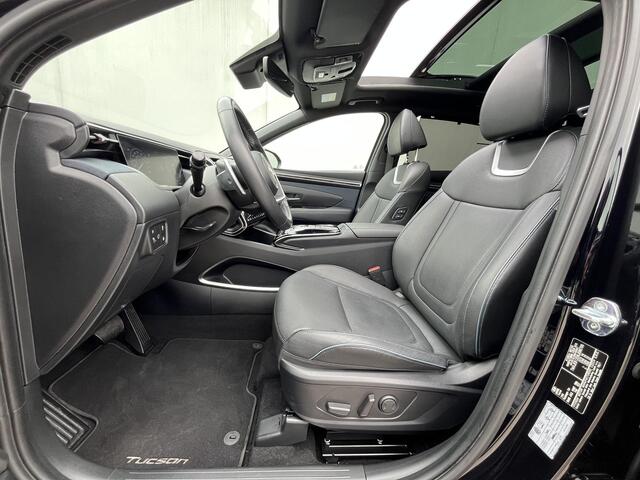 Hyundai TUCSON 1.6 T-GDI PHEV Premium Sky 4WD / 100% Dealer onderhouden / Trekgewicht 1.350 kg / Elektrisch Glazen schuif- en kanteldak / Elektrische achterklep / Camera 360° / Apple Carplay & Android Auto / Stuur- en stoelverwarming voor en achter / Stoelverkoeling / K