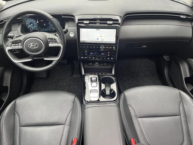 Hyundai TUCSON 1.6 T-GDI HEV 230pk Premium Sky Automaat / Trekgewicht 1.650 kg / Elektrisch Glazen schuif- en kanteldak / Elektrische achterklep / Achteruitrij camera / Apple Carplay & Android Auto / Stuur- en stoelverwarming voor en achter / Stoelverkoeling / Krell Sou