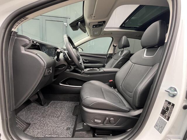 Hyundai TUCSON 1.6 T-GDI HEV 230pk Premium Sky Automaat / Trekgewicht 1.650 kg / Elektrisch Glazen schuif- en kanteldak / Elektrische achterklep / Achteruitrij camera / Apple Carplay & Android Auto / Stuur- en stoelverwarming voor en achter / Stoelverkoeling / Krell Sou