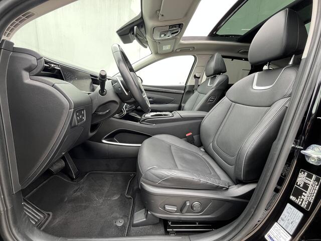 Hyundai TUCSON 1.6 T-GDI PHEV Premium Sky 4WD Automaat / Trekgewicht 1.350 kg / Dealer onderhouden / Elektrisch Glazen schuif- en kanteldak / Elektrische achterklep / Camera 360° / Apple Carplay & Android Auto / Stuur- en stoelverwarming voor en achter / Stoelverkoeling