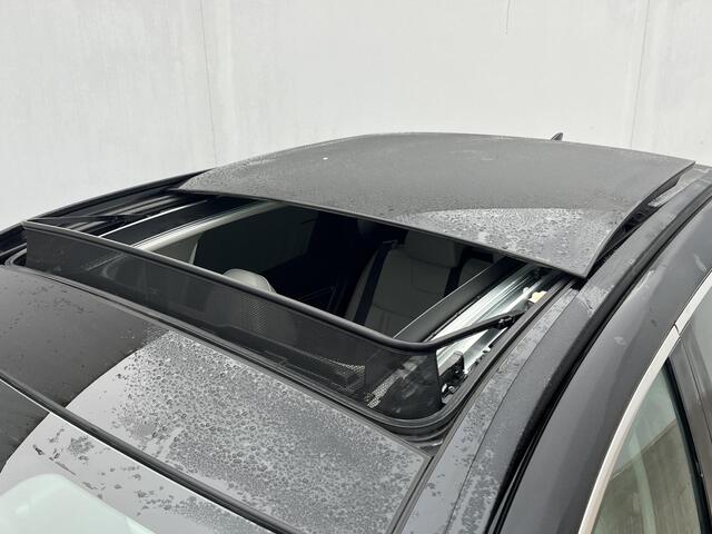 Hyundai TUCSON 1.6 T-GDI PHEV Premium Sky 4WD Automaat / Trekgewicht 1.350 kg / Elektrisch Glazen schuif- en kanteldak / Elektrische achterklep / Camera 360° / Apple Carplay & Android Auto / Stuur- en stoelverwarming voor en achter / Stoelverkoeling / Krell Soundsystem 